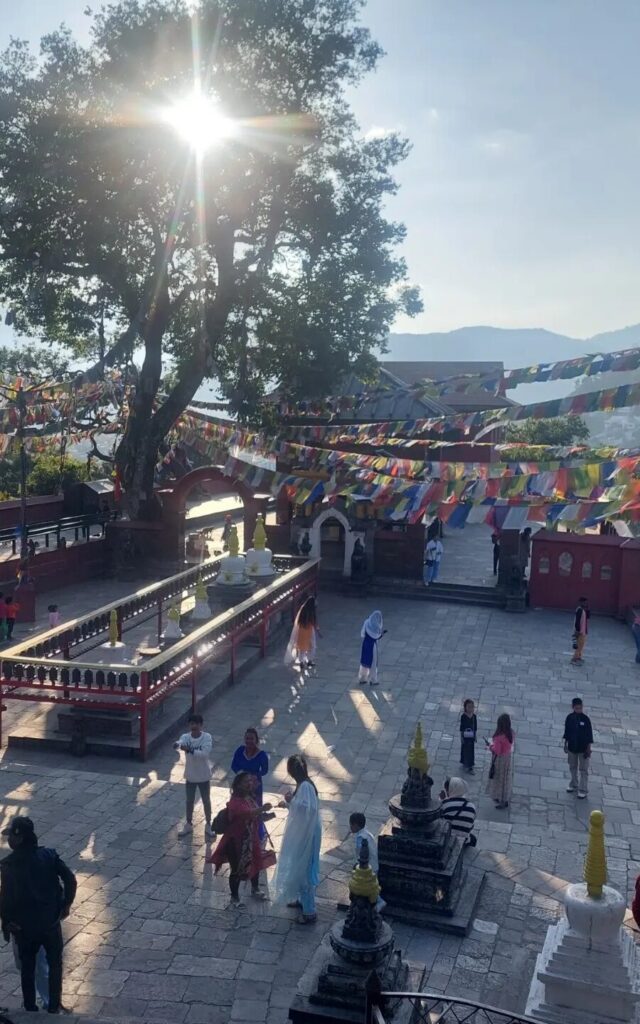 Kajaktour in Nepal. Eine von den vielen Tempels Kathmandu.
