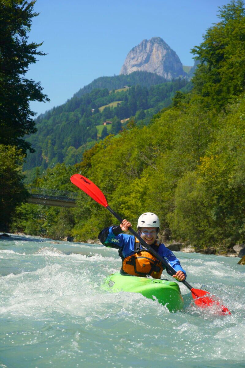 Einstiger Kajak Kurs in Bern auf der Simme. Arkadventures Kajak Kurs